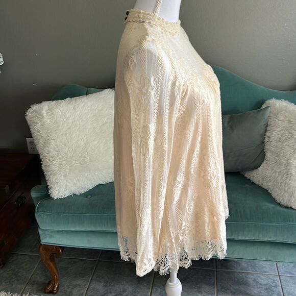 ALTAR'D STATE ILLUSION NECKLINE LACE TOP IN EGRET S - Picture 7 of 16